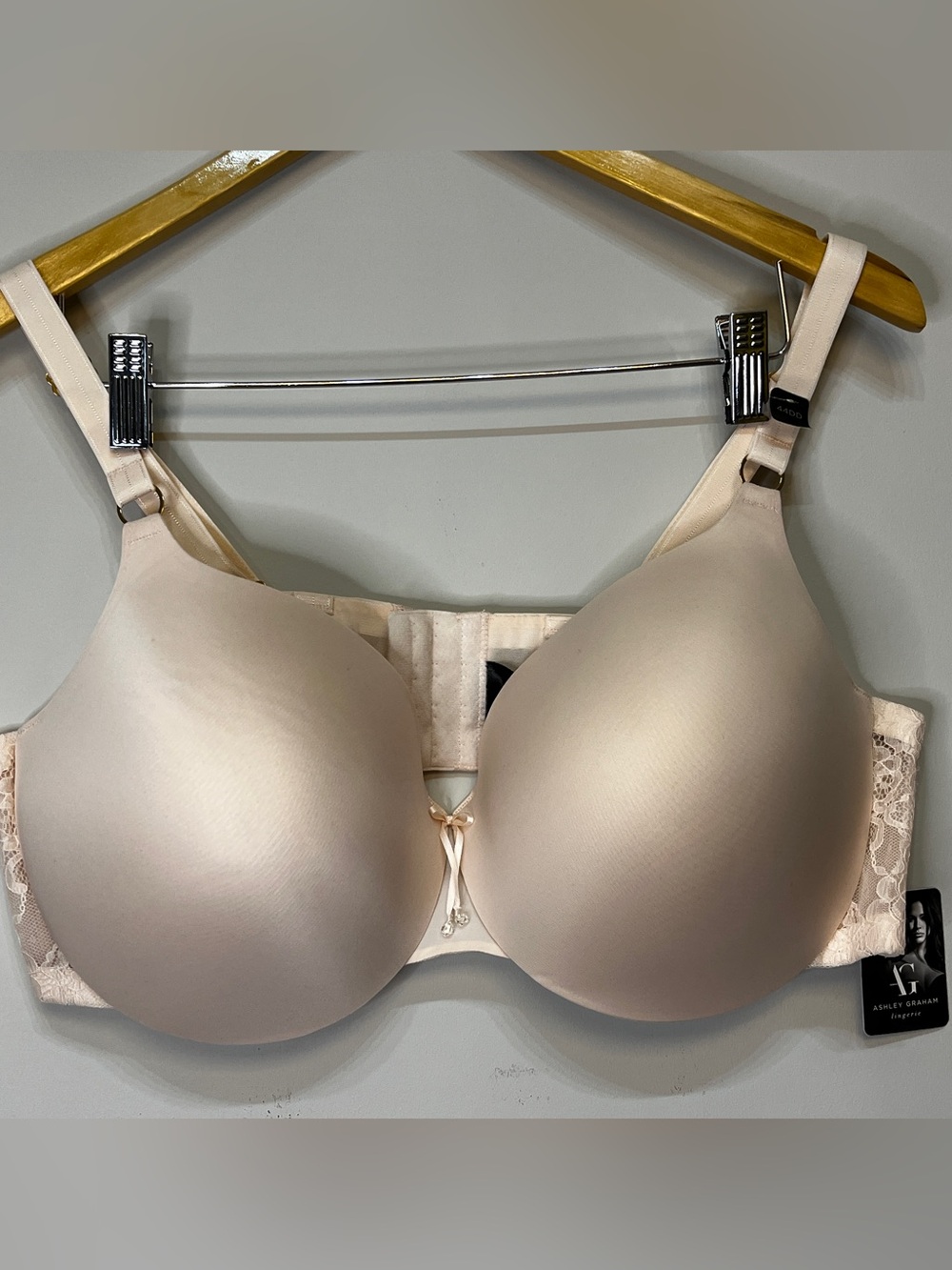 NWT - Ashley Graham Nude Smooth Molded Bra - Size 44DD - Picture 10 of 10